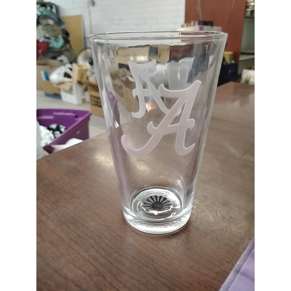16 oz Pint Alabama Crimson Tide NCAA Football Etched Glass